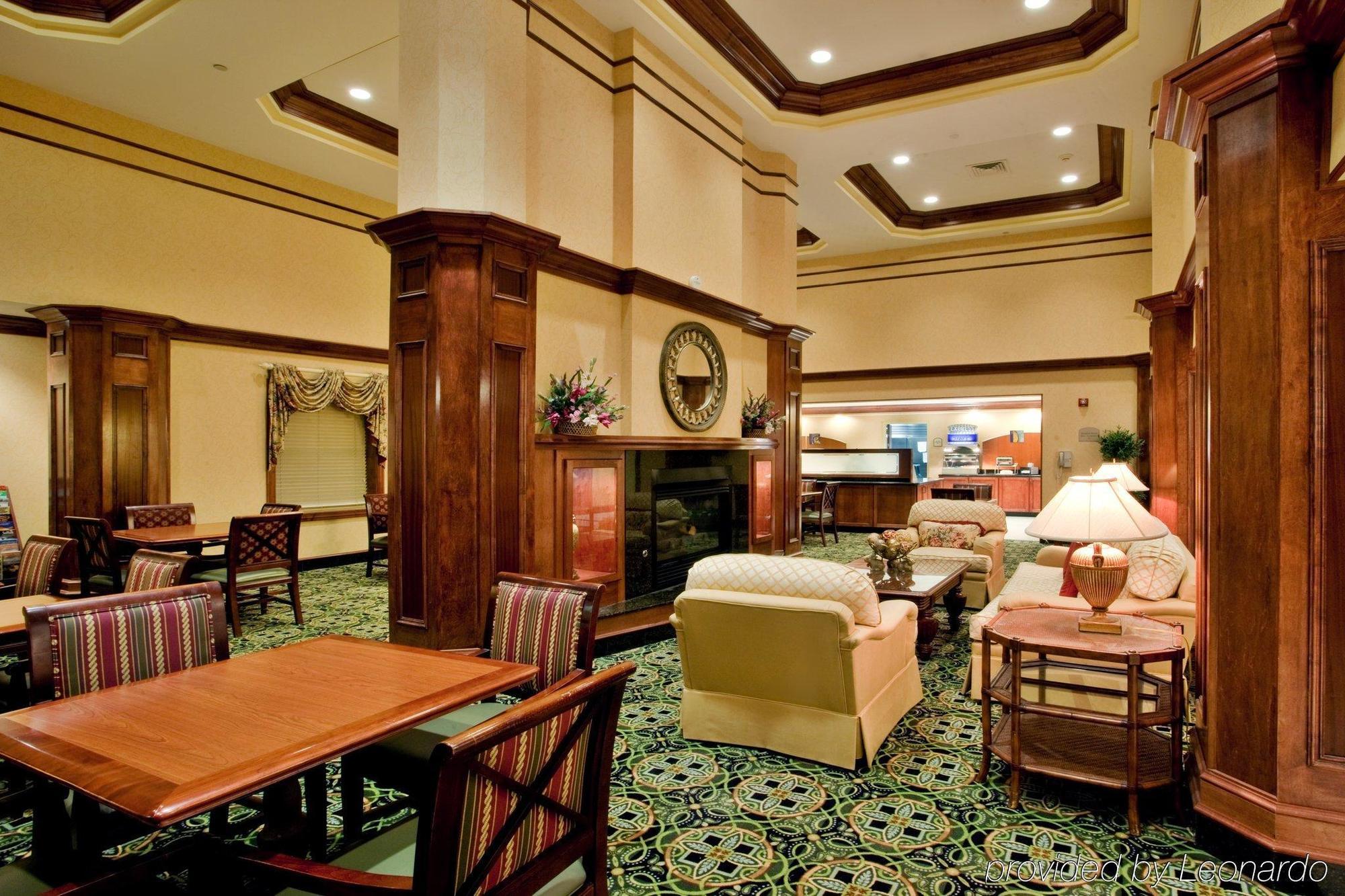 Holiday Inn Express & Suites Williamsburg By Ihg Экстерьер фото