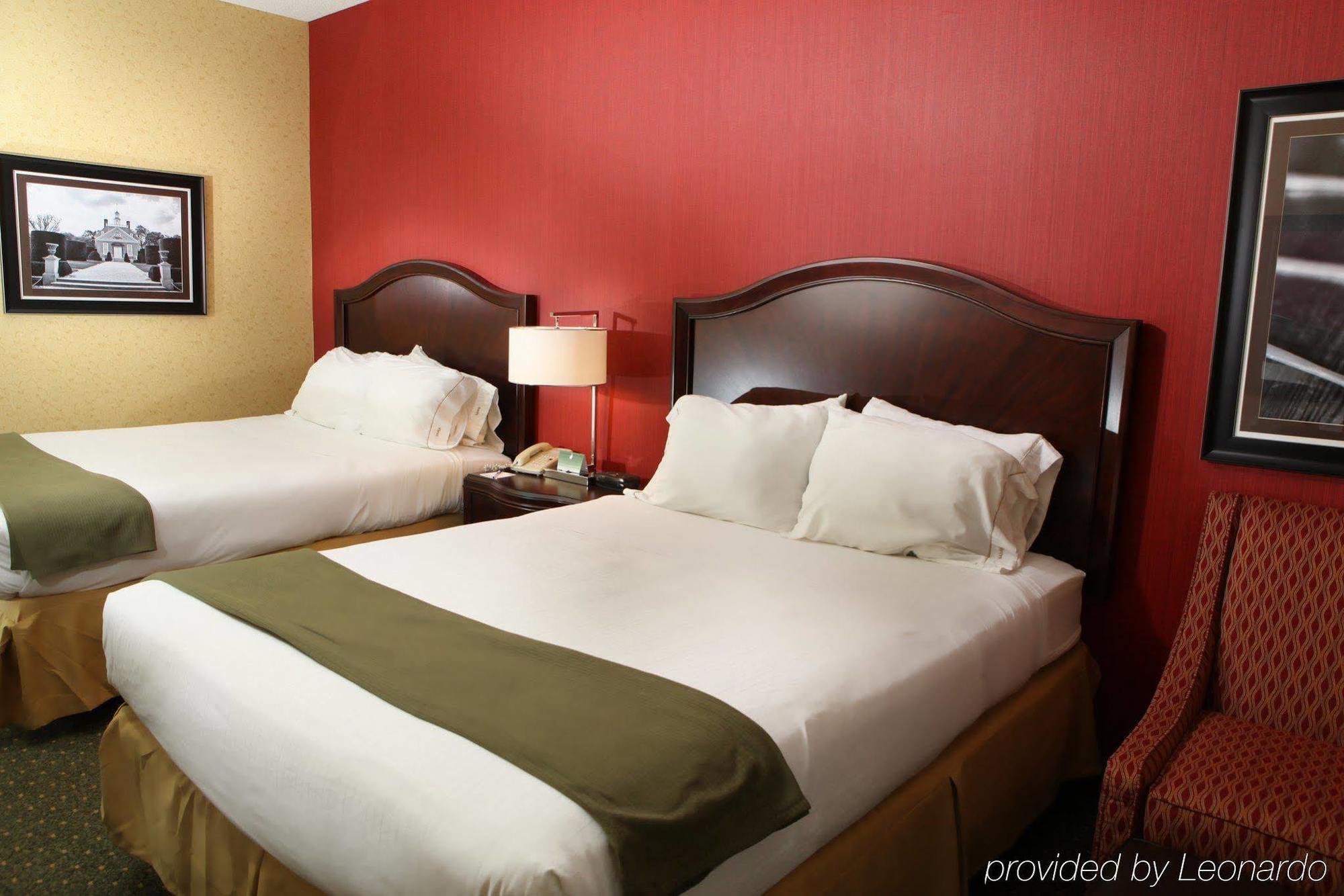 Holiday Inn Express & Suites Williamsburg By Ihg Экстерьер фото